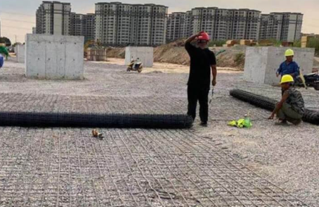 蓝山土工格栅铺设前地基要怎么处理?